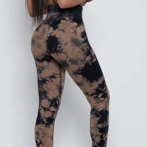BLACK COFFEE MARBLE SCRUNCH BUTT LEGGINGS PCHEE BUM